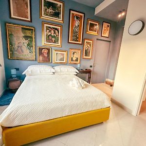 Camera con letto king size